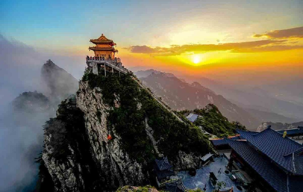 河南 5 天 4 晚闺蜜文艺轻游攻略｜2025 文创打卡 + 汉服写真 + 手作互动